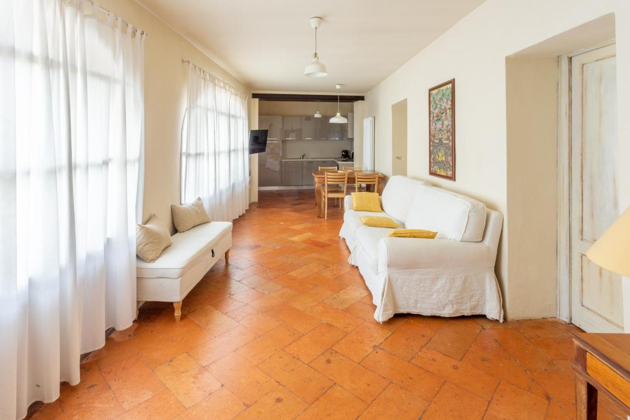 Apartamento Palazzo Mia By Icasamia It Castello Cabiaglio Exterior foto