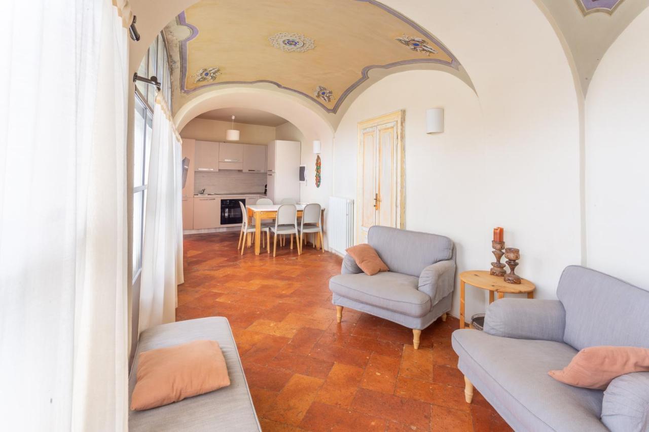 Apartamento Palazzo Mia By Icasamia It Castello Cabiaglio Exterior foto