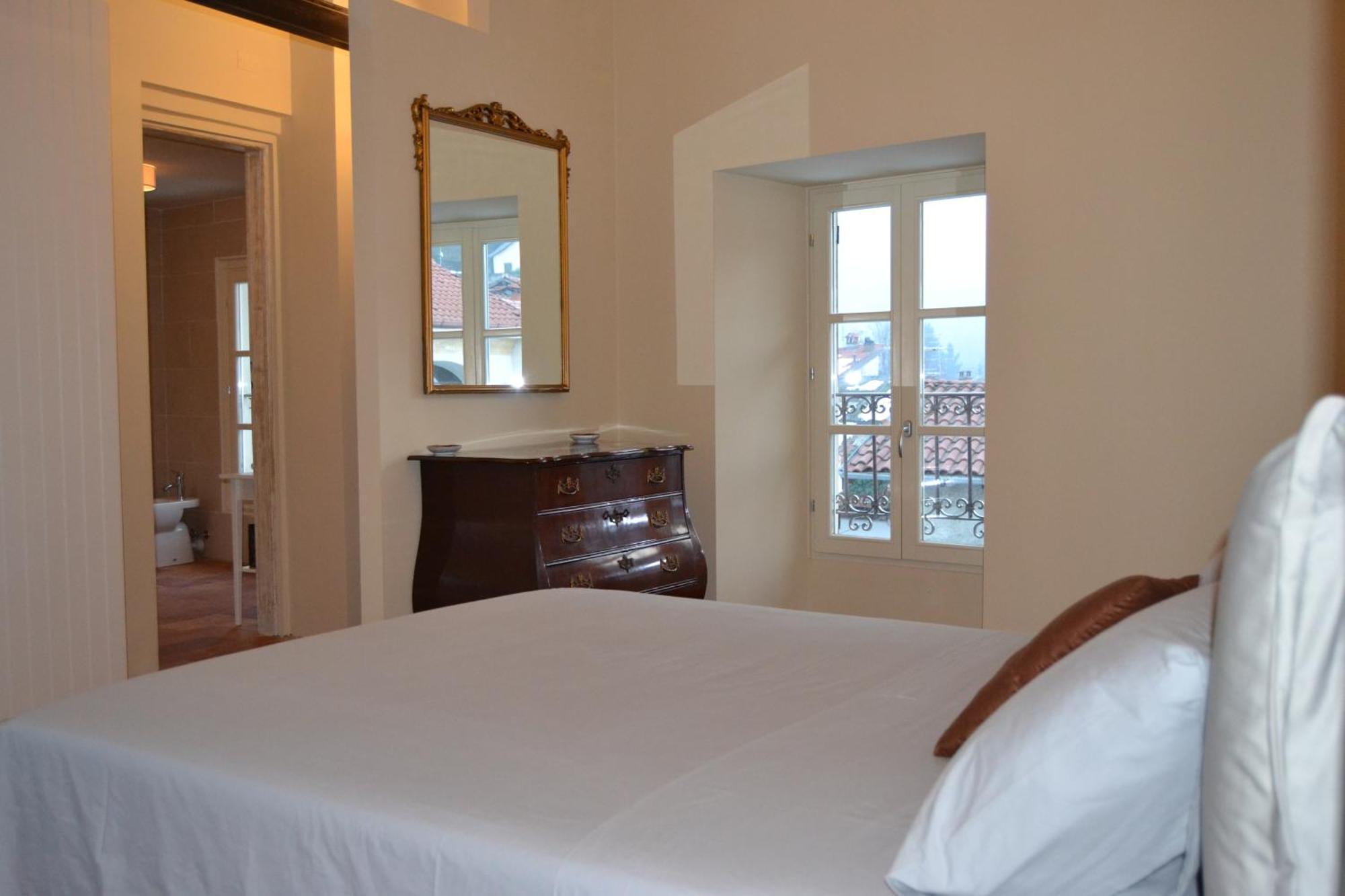 Apartamento Palazzo Mia By Icasamia It Castello Cabiaglio Habitación foto